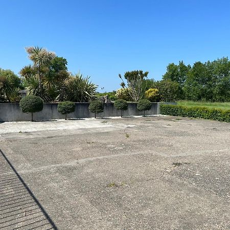 Grand Gite Avec Piscine Maison Port Valade Tabanac Esterno foto