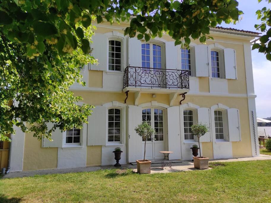 Grand Gite Avec Piscine Maison Port Valade Tabanac Esterno foto